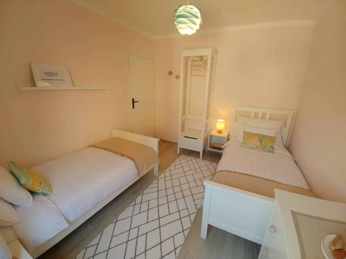 Apartment Axelle 50 Meters To The Beach Banjole Eksteriør bilde